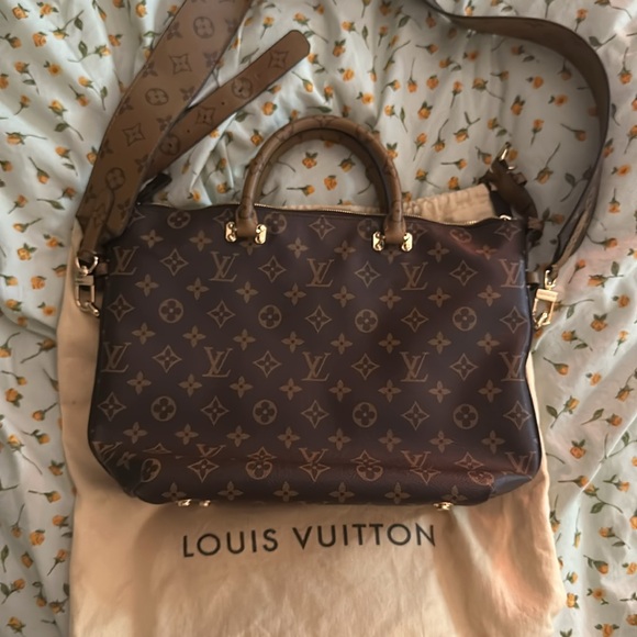 Reverse Monogram City Cruiser PM - Picture 8 of 9